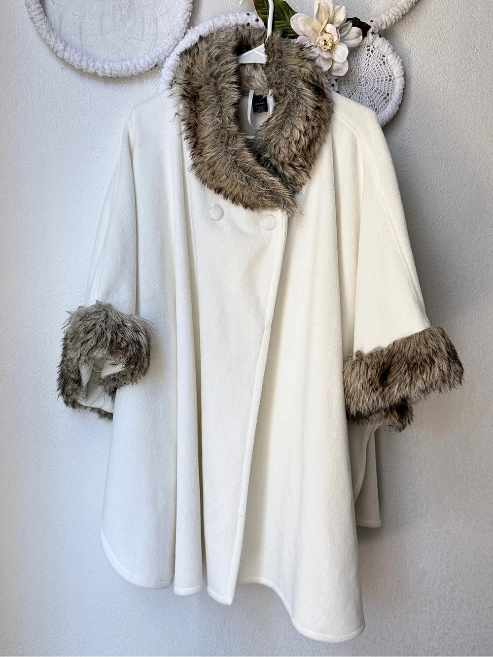 MIX Faux Fur Trim Cape in White & Brown